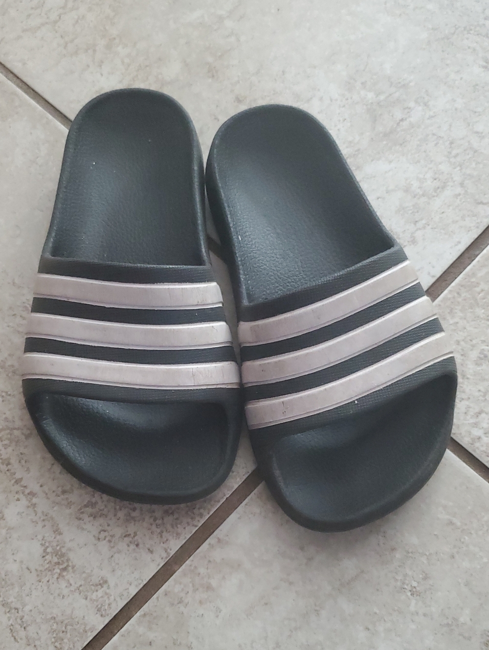 Adidas Kids Black And White Slide Sandals Size 11 Preowned